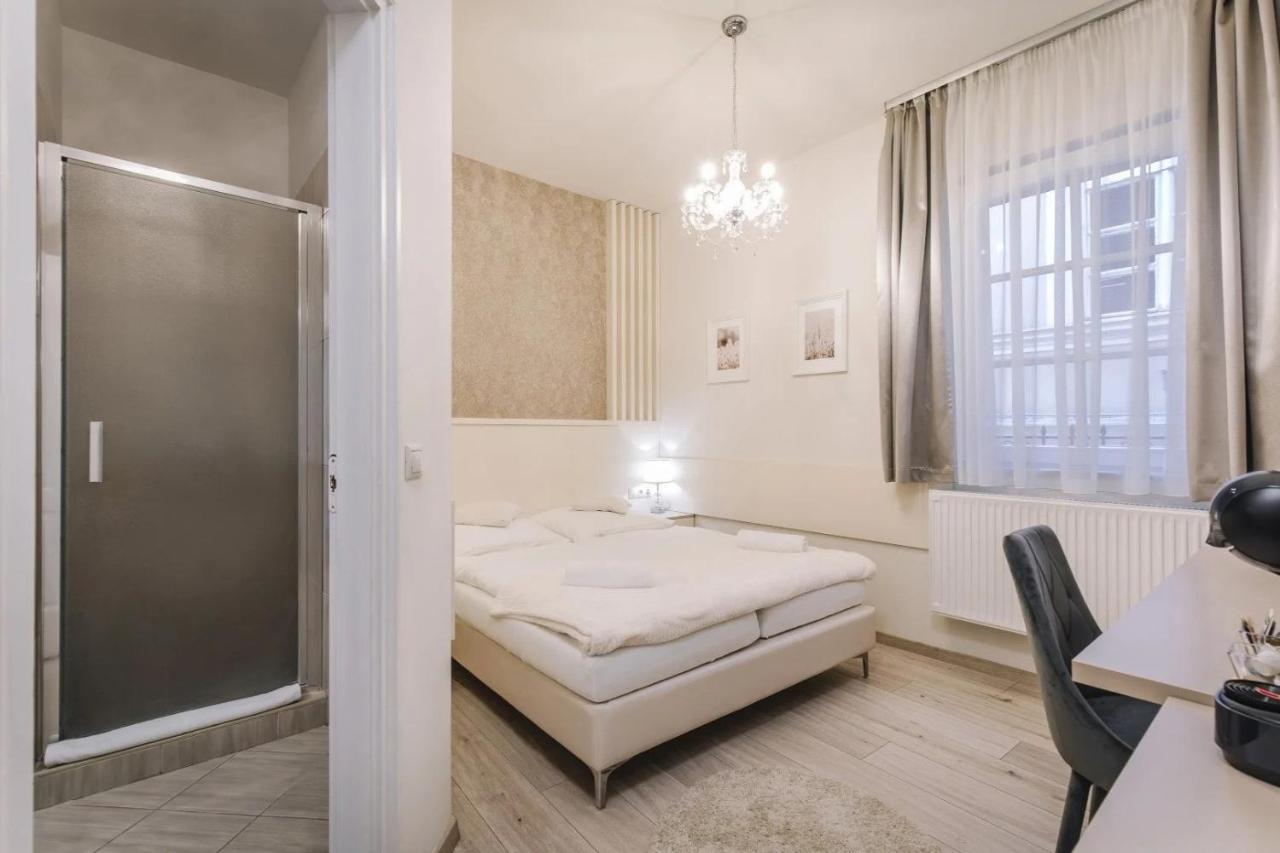Apartmanhaz Soho Gyor Luaran gambar