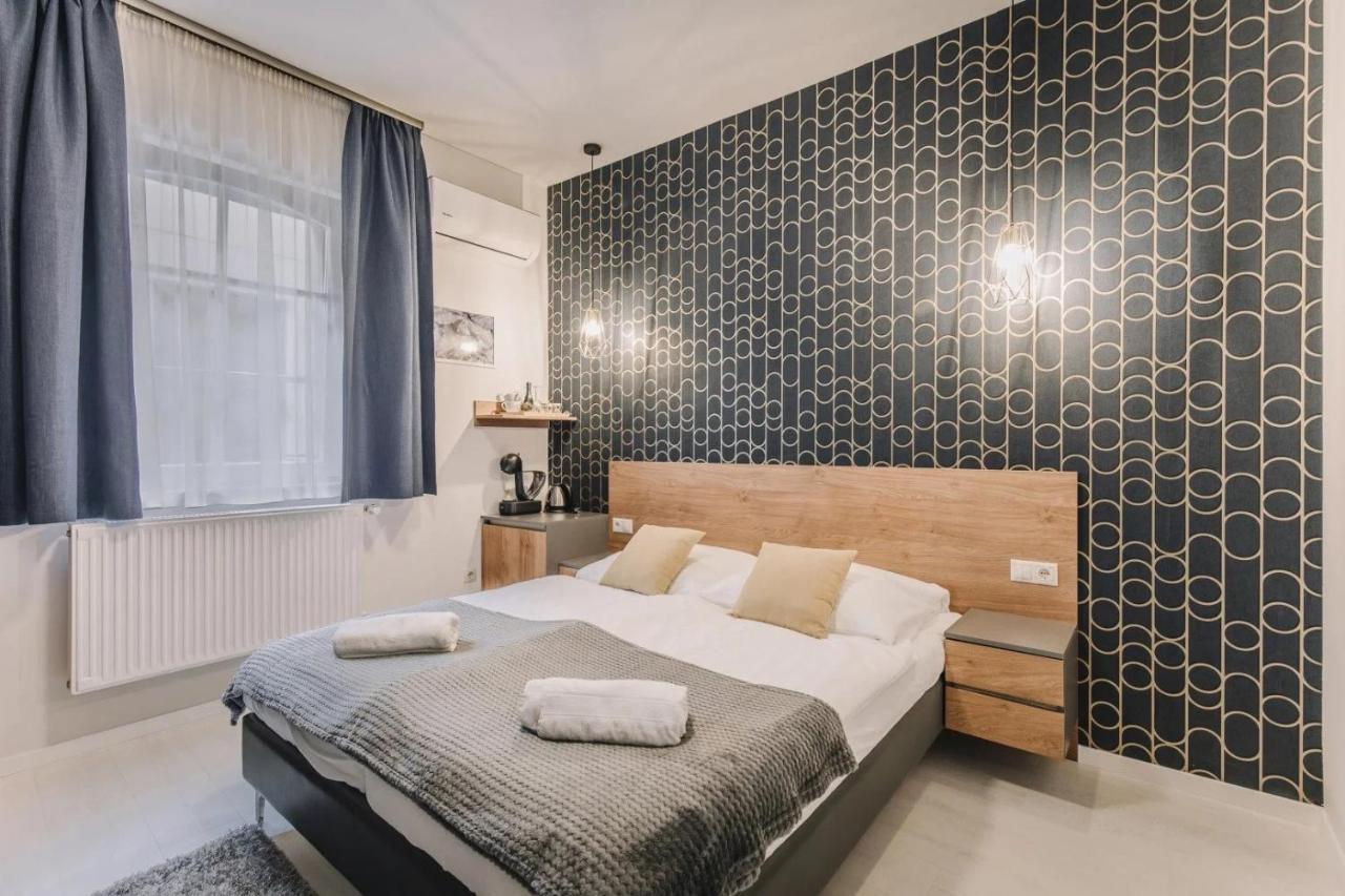 Apartmanhaz Soho Gyor Luaran gambar