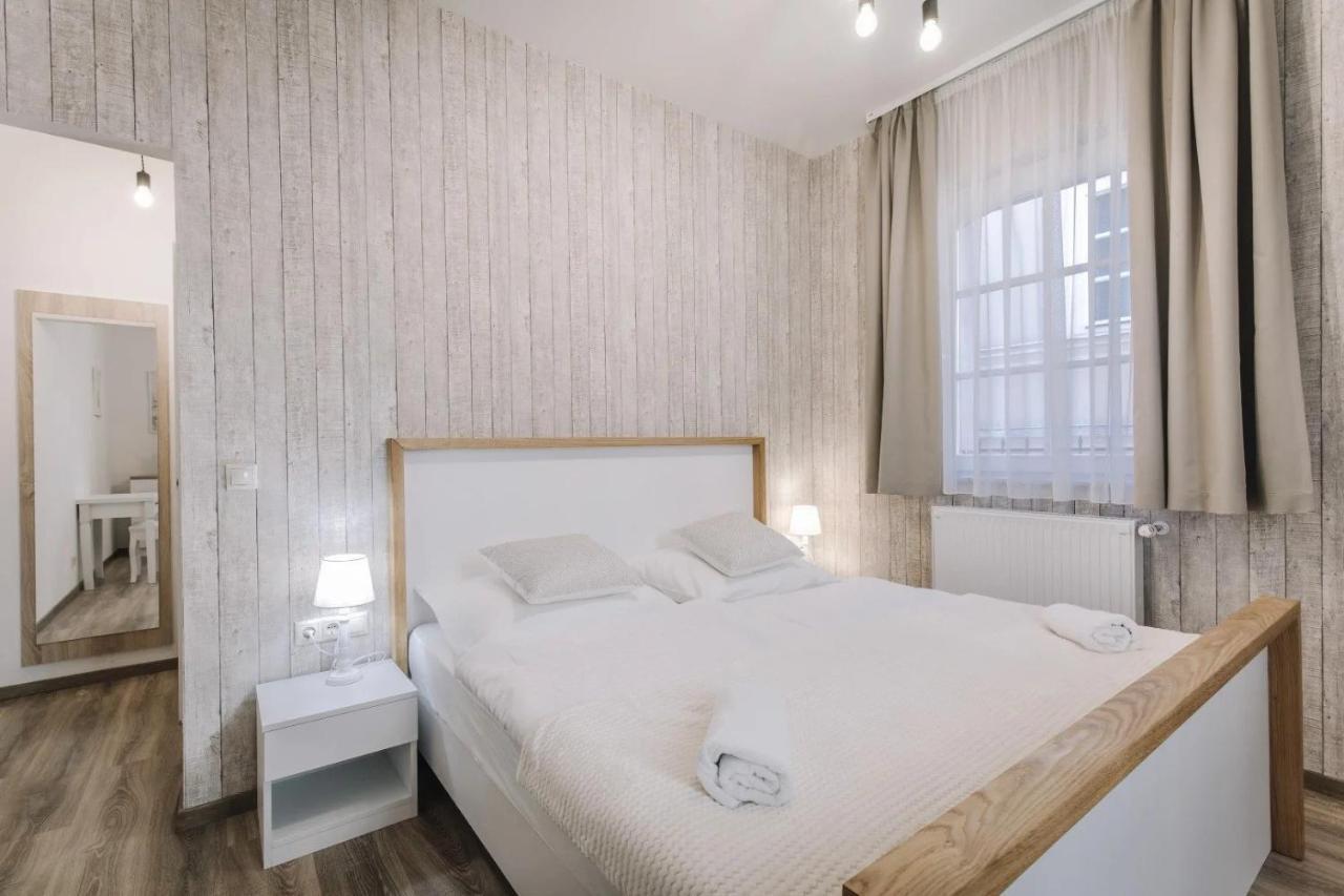 Apartmanhaz Soho Gyor Luaran gambar