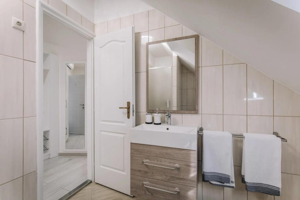 Apartmanhaz Soho Gyor Luaran gambar