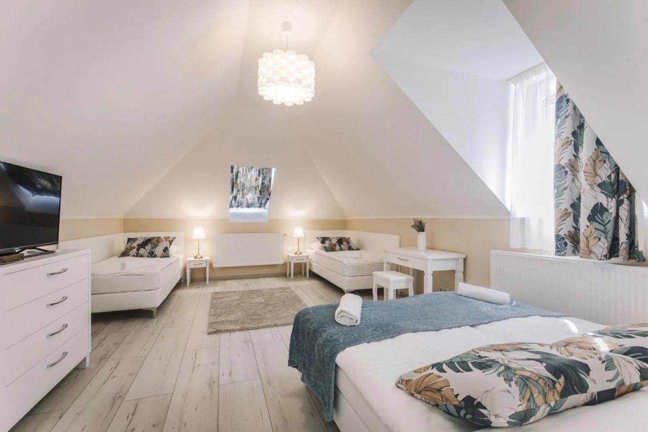 Apartmanhaz Soho Gyor Luaran gambar