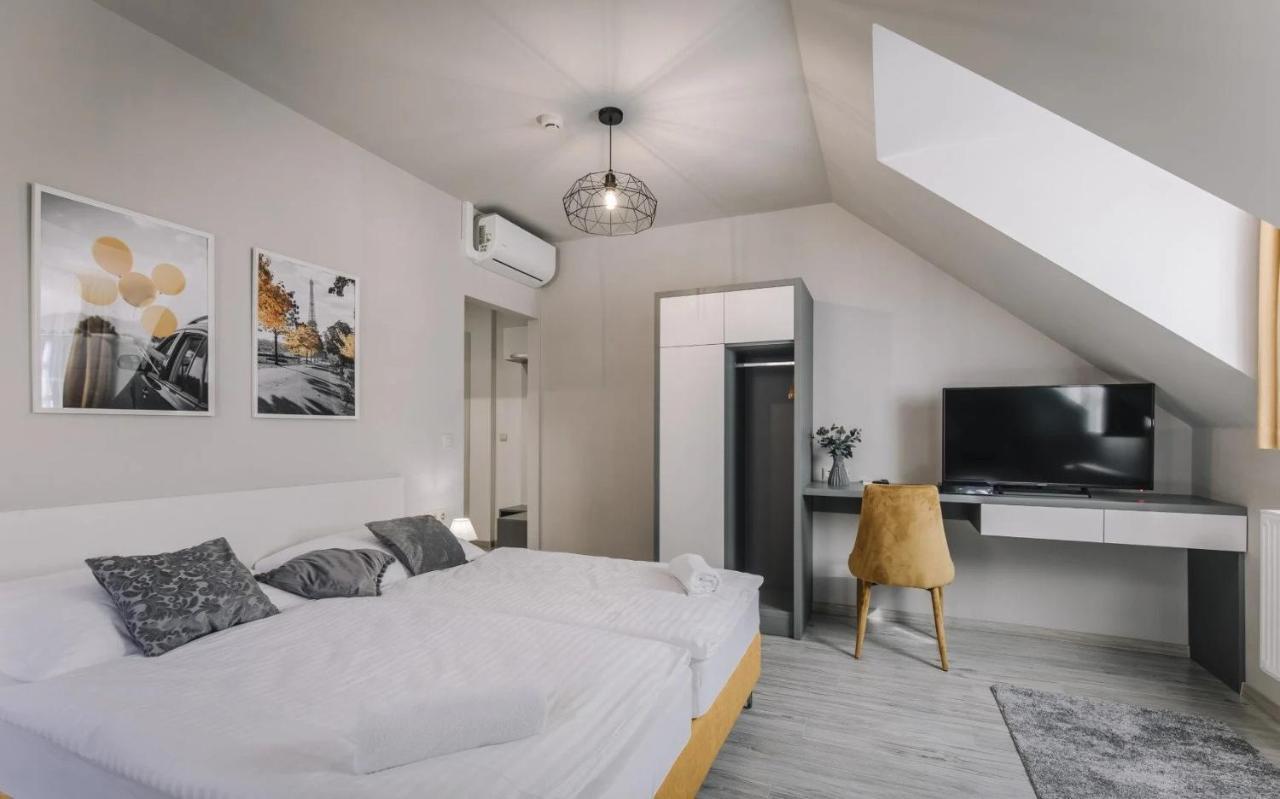 Apartmanhaz Soho Gyor Luaran gambar