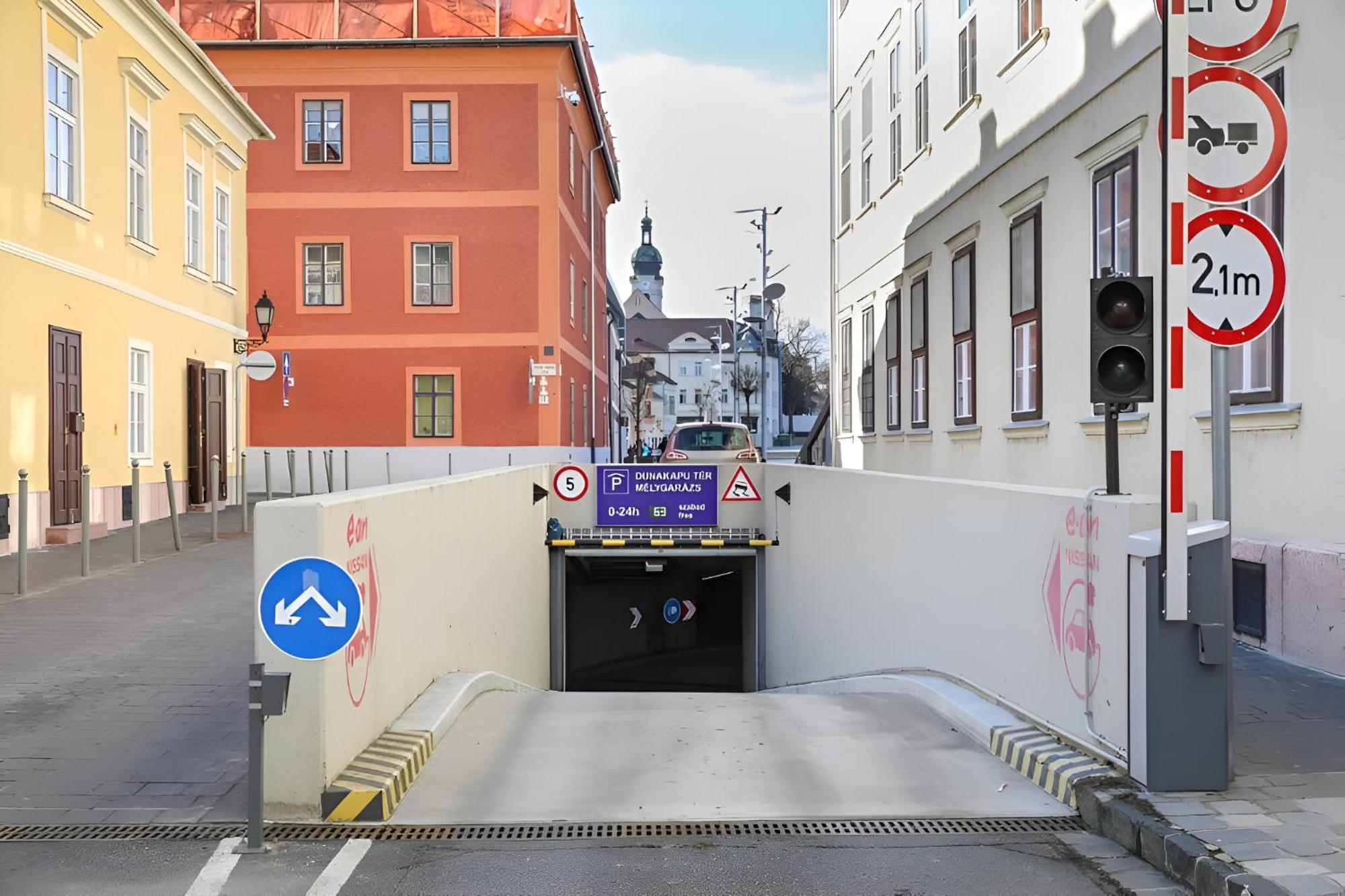 Apartmanhaz Soho Gyor Luaran gambar